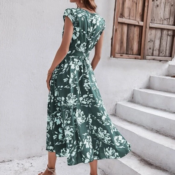 Boho green  floral print wrap dress - Picture 5 of 12